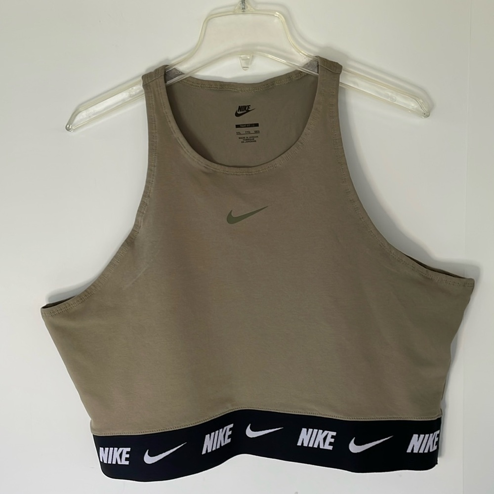 Nike Women's XXL Cropped Tank Top Work out  Tight fit